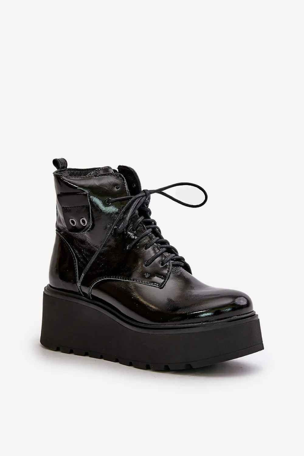 Buskin boots