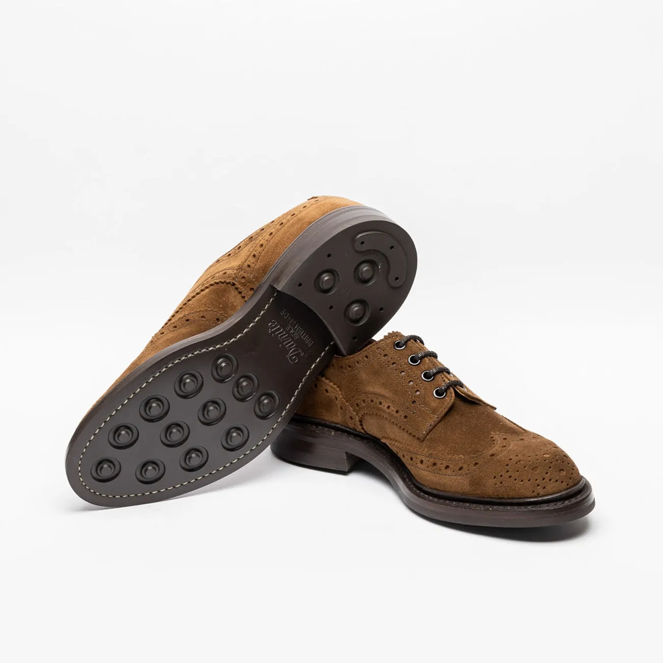 Stringata derby Tricker's Bourton in camoscio marrone (Cubana suede)