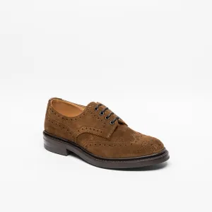 Stringata derby Tricker's Bourton in camoscio marrone (Cubana suede)