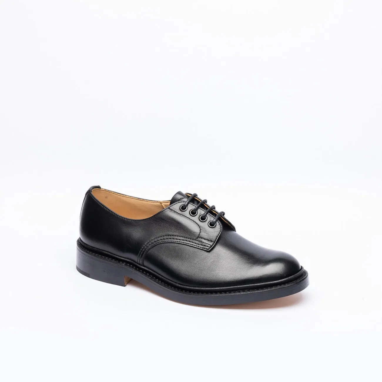 Stringata derby Tricker's Daniel in pelle nera