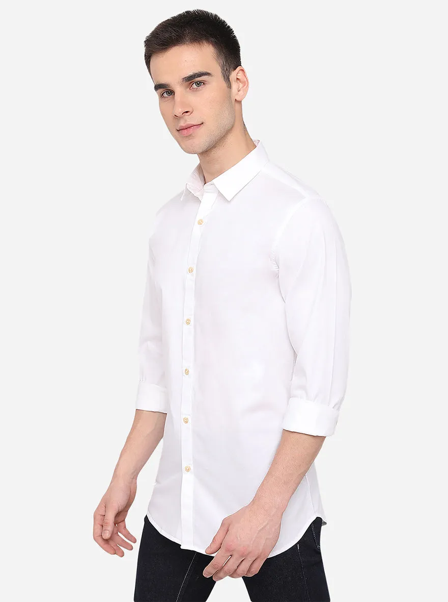 White Solid Slim Fit Casual Shirt | JadeBlue