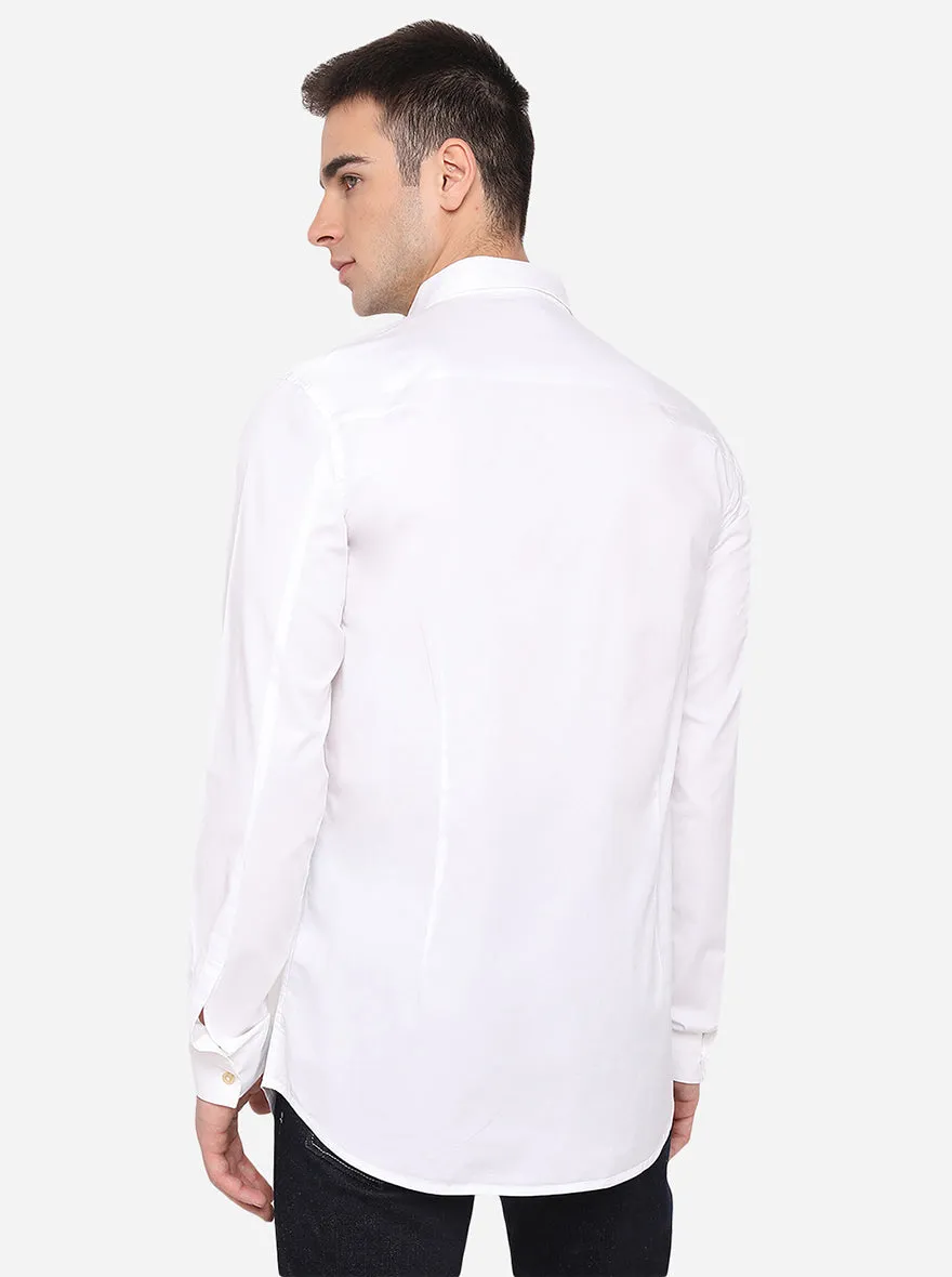 White Solid Slim Fit Casual Shirt | JadeBlue