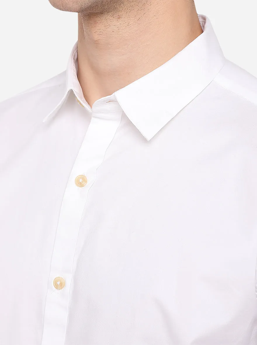 White Solid Slim Fit Casual Shirt | JadeBlue