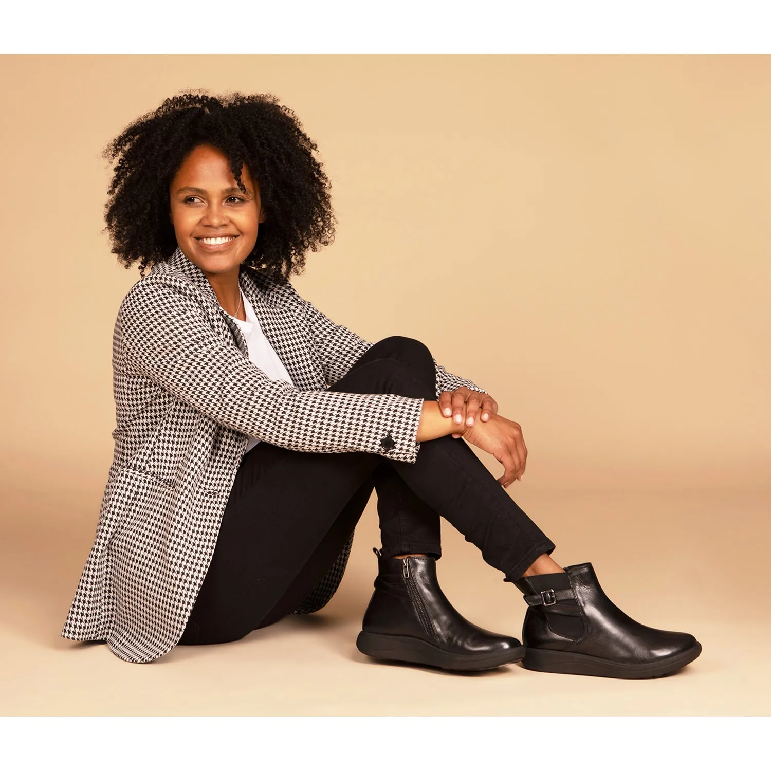 Women's Strive Aston Black Leather